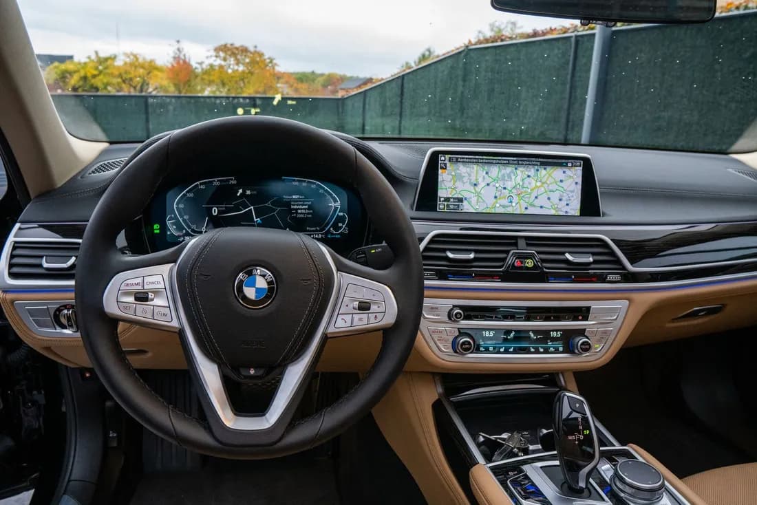 Интерьер и электронные системы BMW